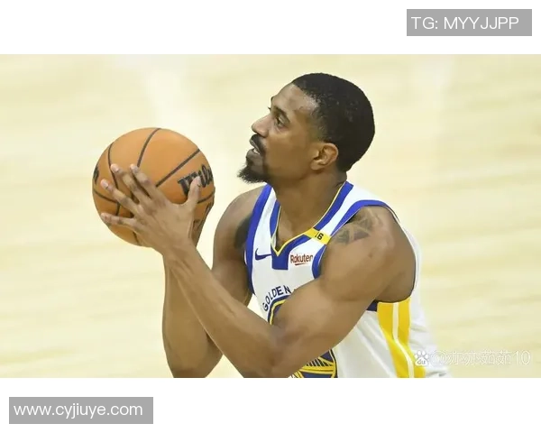 立领风潮下的足球明星们:他们的时尚选择与场上表现的完美结合 立领风潮下的足球明星们:他们的时尚选择与场上表现的完美结合