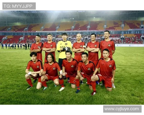 香港足球明星队的真正实力与明星光环之间的关系探讨